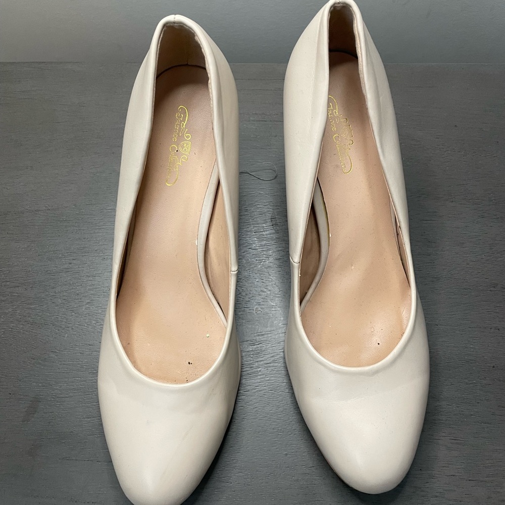 Nude kitten heels